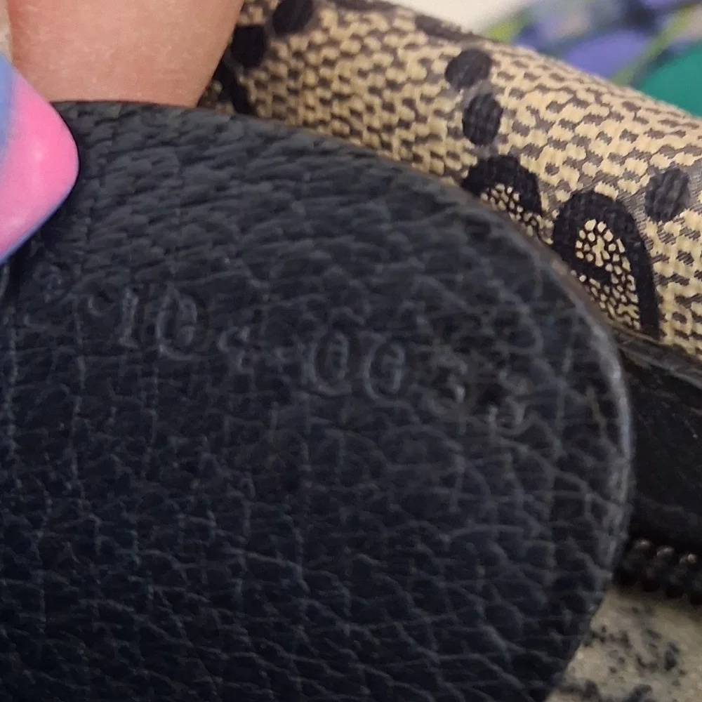 Gucci Beige and Navy, Authentic  Bag - Picture 7 of 16